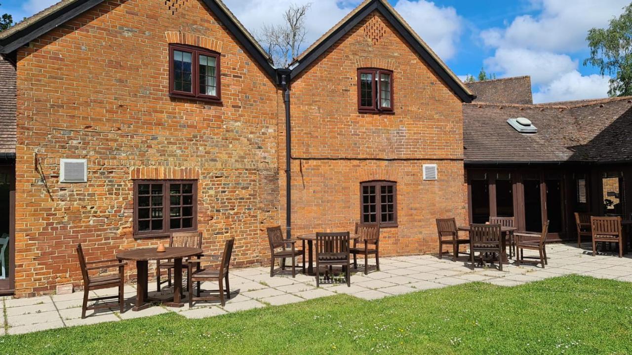 The Grange On Warbrook Estate Hotel Хук Екстериор снимка