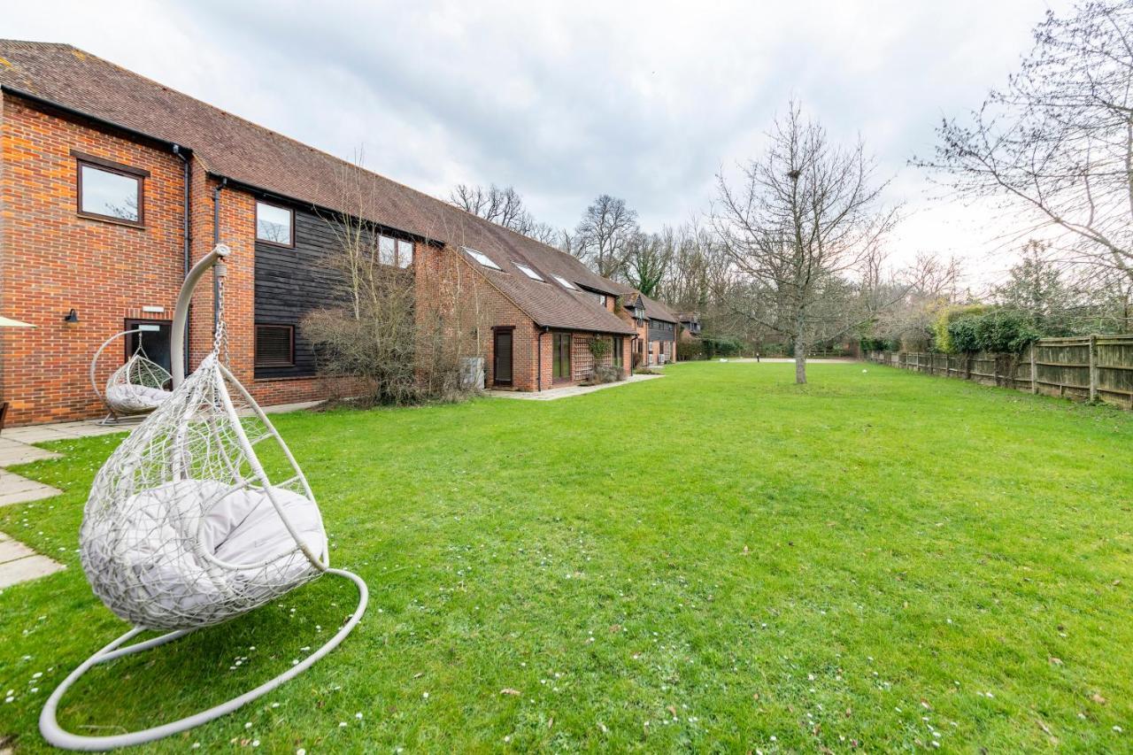 The Grange On Warbrook Estate Hotel Хук Екстериор снимка